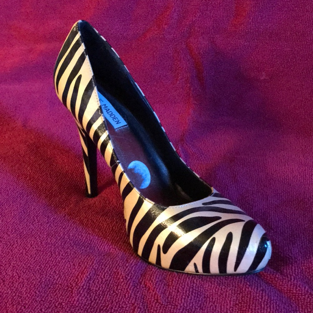 Zebra print pumps - Picture 3 of 4